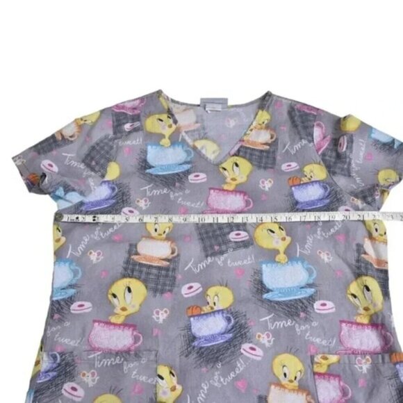 Looney Tunes Tweedy Bird Scrub Top Time For  Tea Teacup Gray Large - Picture 9 of 10